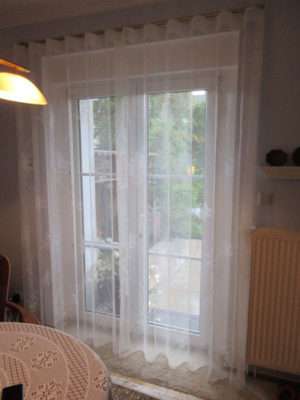 Weiße Gardine nach Maß für Terrassentür