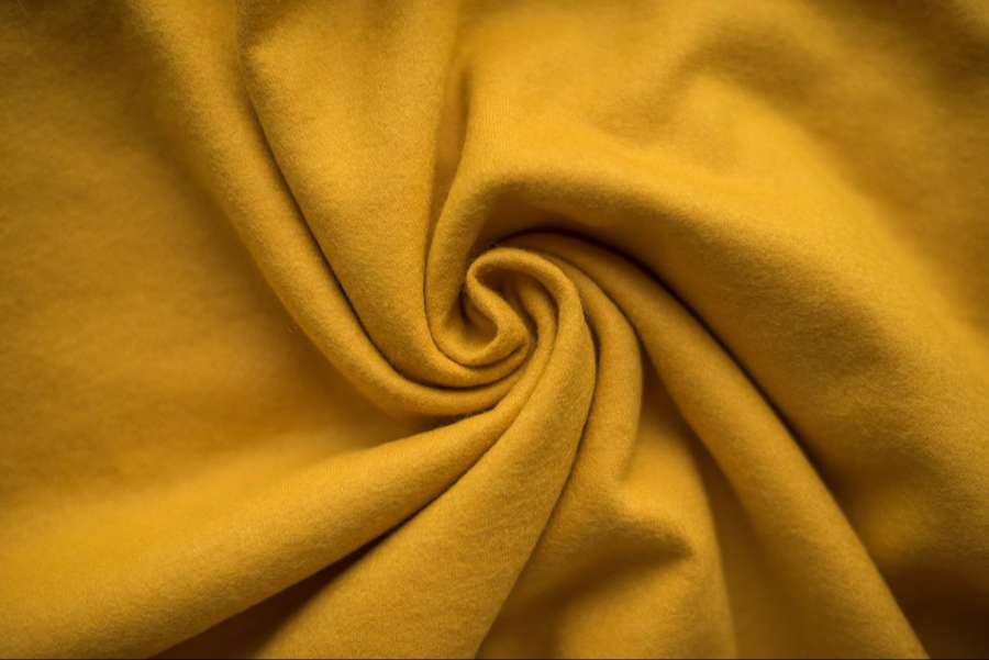 Die Trendfarbe für 2022: Senf-gelb